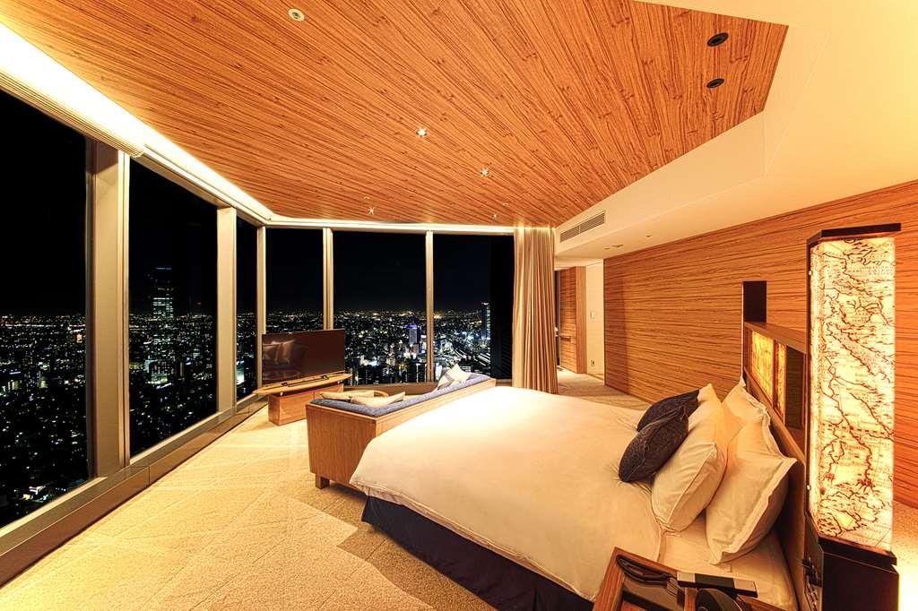 Nagoya Prince Hotel Sky Tower Zimmer foto A bedroom at the Ritz-Carlton, Osaka
