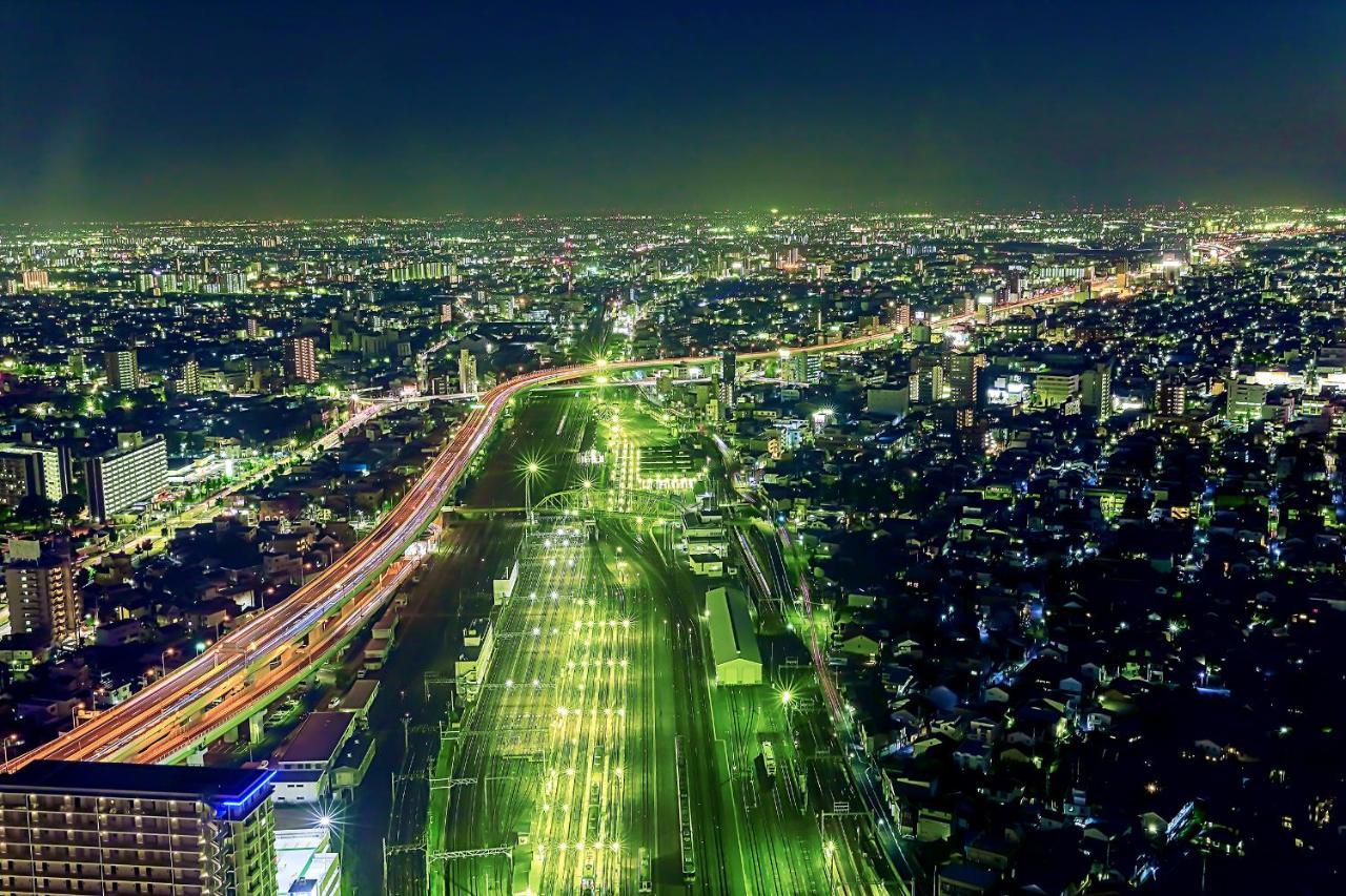 Nagoya Prince Hotel Sky Tower Exterior foto Aerial view of the highway at night
